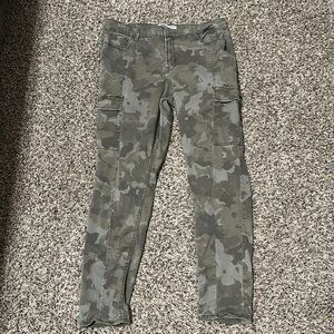 Old Navy Camo Rockstar Super Skinny Pants